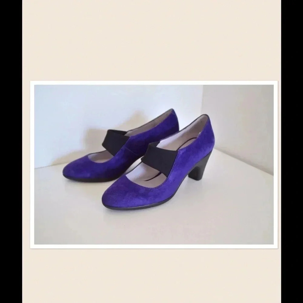 Johnston and Murphy pumps